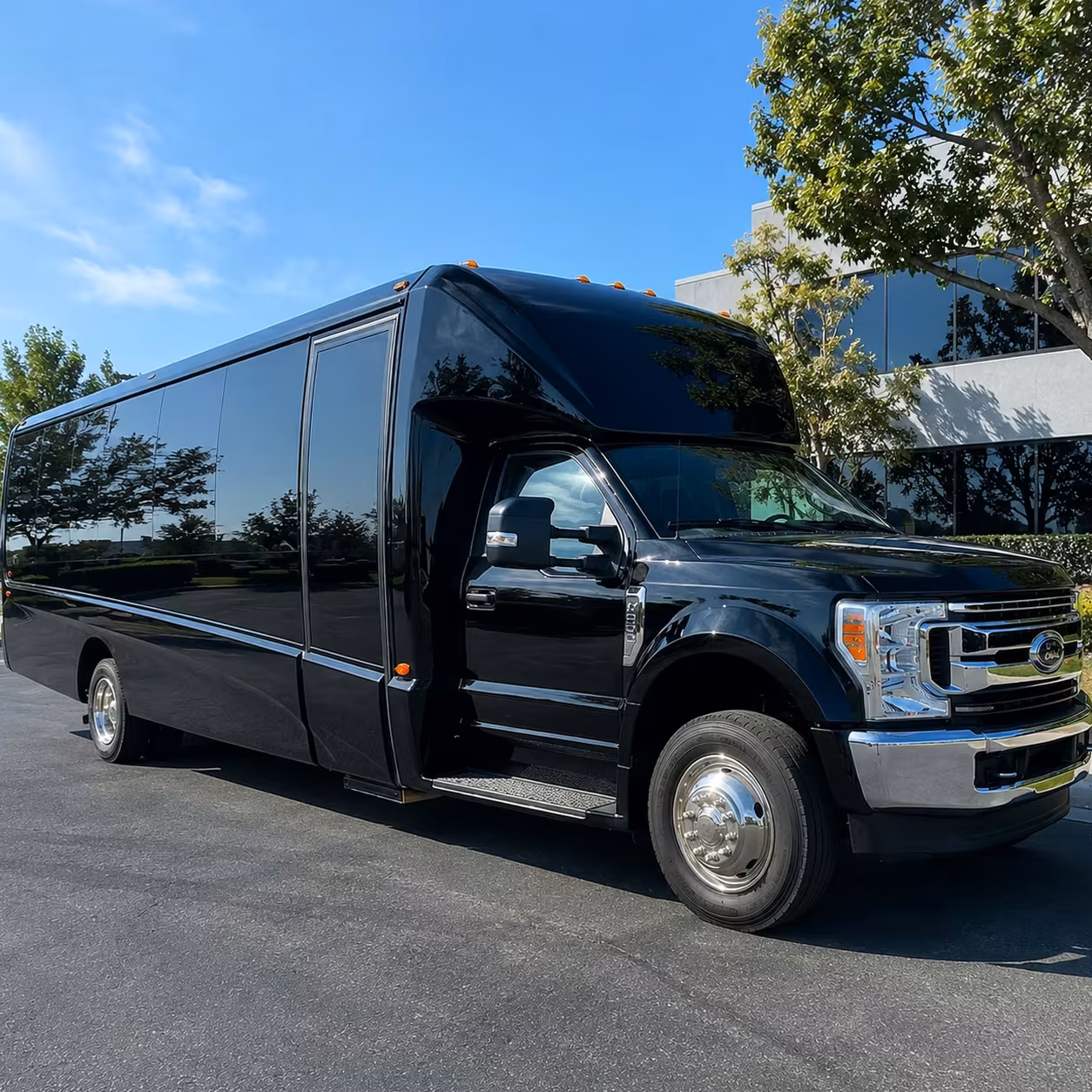 hartford minibus rentals for youth ministry and group events